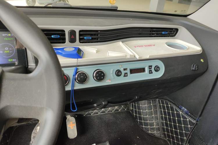 Used Wuling Hongguang MINIEV 2020 Freedom Version Lithium Iron Phosphate Audio And AC Panel