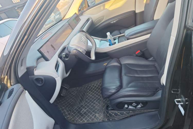 Used IM LS7 2023 90 kWh Elite All-Wheel-Drive Version