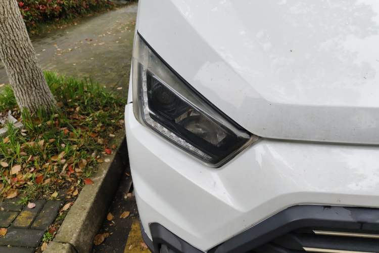 Used JMC Transit 2019 2.8T Commercial Version Short Wheelbase Mid-Roof 6-Seater China VI JX493