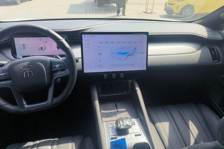 Used BYD Song L EV 2025 Intelligent Driving Version 662 km LiDAR Excellence Edition
