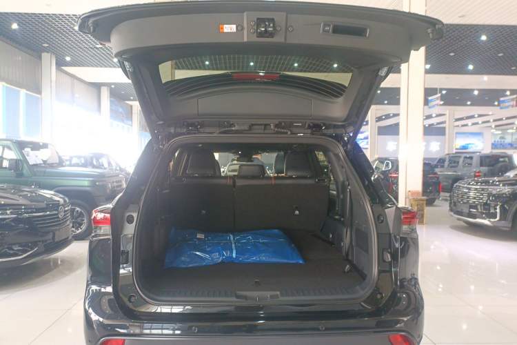 Used Toyota Crown Kluger 2026 Model 2.5L HEV All-Wheel-Drive Prestige Edition Trunk