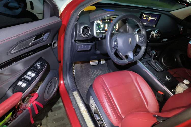 Used Wey VV5 2017 2.0T Flagship Edition Interior 3