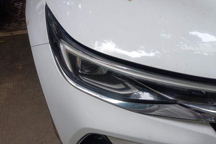 Used Buick Encore 2020 20T CVT Luxury Edition Right Front Headlight