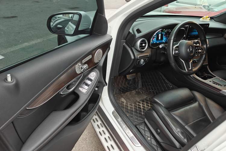 Used Mercedes-Benz GLC 2020 Facelift GLC 300 L 4MATIC Dynamic Edition
