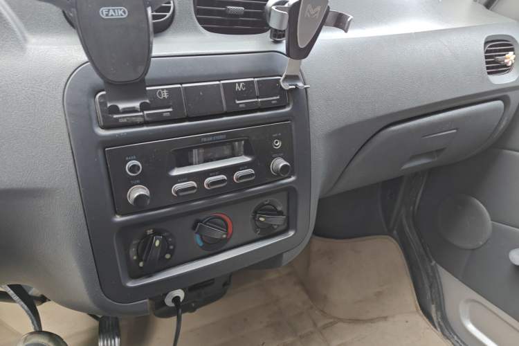 Used Wuling Zhiguang 2010 1.0L New Version Practical Short-Body L2Y