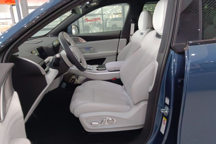 Used XPeng G9 2025 625 Long-Range Max Left Front Seat