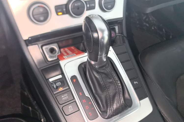 Used Volkswagen Magotan 2015 2.0 TSI Luxury Model
