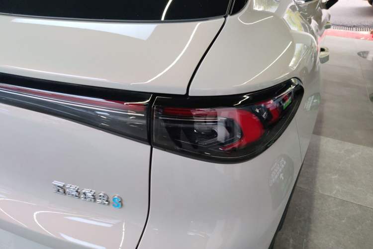 Used Wuling Bingo S 2025 Model 325km Deluxe Edition
