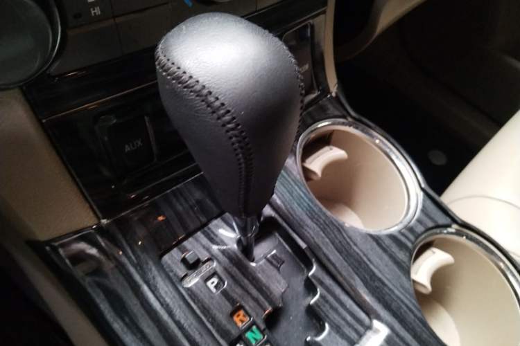 Used Toyota Highlander 2012 2.7L Two-Wheel Drive 5-Seater Sport Edition