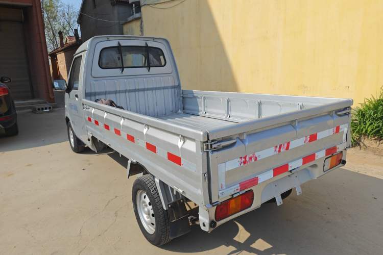 Used Wuling Zhiguang Small Truck 2020 1.2L Single Cab Exterior 2