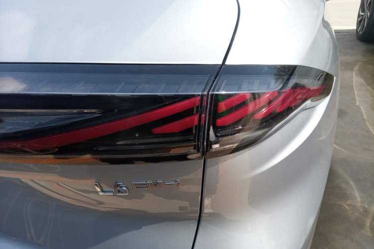 Used Geely Galaxy L6 2025 EM-i 140km Starship Edition