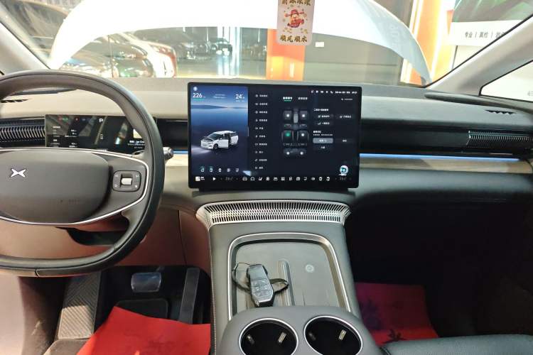 Used XPeng X9 2024 702 Ultra-Long Range Max
