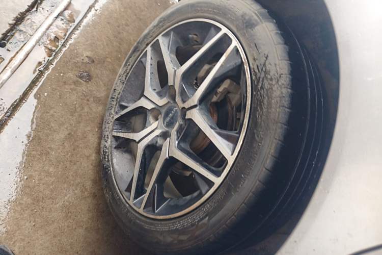 Used Dongfeng Aeolus Yixuan 2021 230T Automatic Chasing Shadow Edition Right Rear Wheel Hub