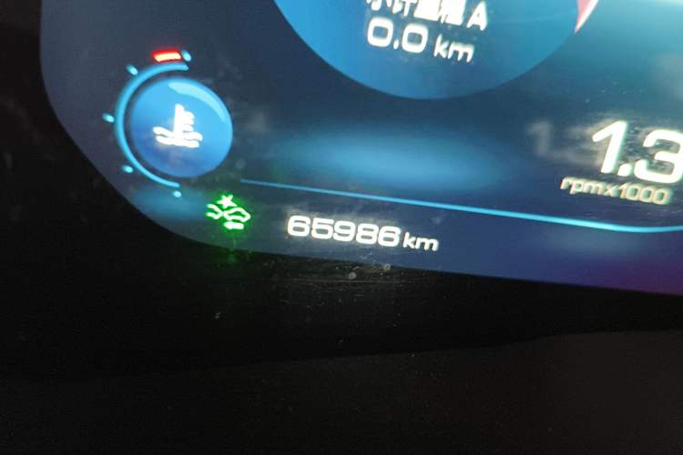 Used Haval F7 2020 2.0T All-Wheel Drive iJoy Odometer Close Up