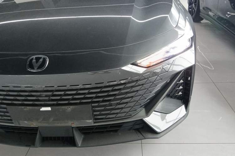 Used CHANGAN UNI-V 2022 1.5T Prestige Version
