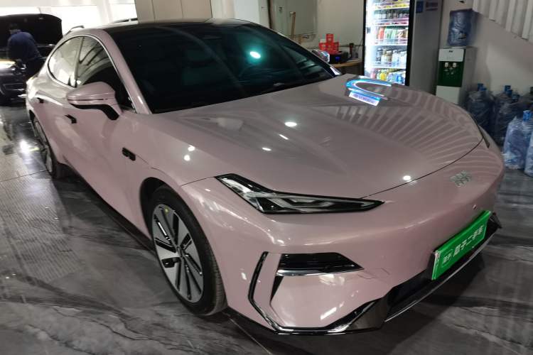 Used Geely Galaxy E8 2024 665 km Range Rear-Drive Starship Intelligent Driving Version
