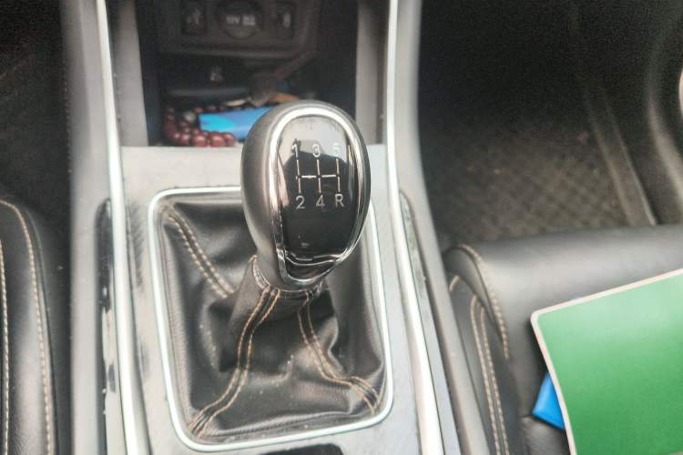 Used CHANGAN Eado 2018 High-Energy Edition 1.6L GDI Manual Pioneer Model China V Standard Gear Lever