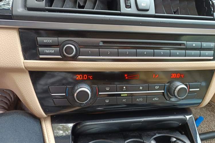 Used BMW 5 Series 2013 520Li Elegant Edition Audio And AC Panel