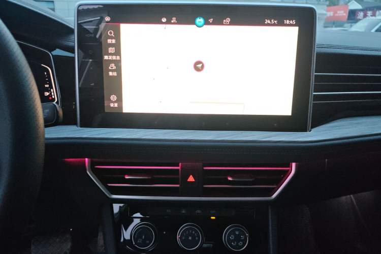 Used Volkswagen Sagitar 2024 300TSI DSG Excellence Edition Audio And AC Panel