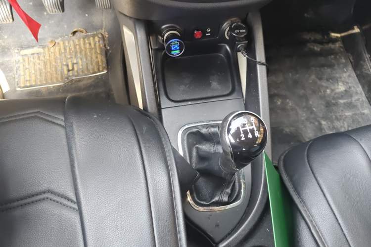 Used CHANGAN CS35 2015 1.6L Manual Luxury Model China IV Standard