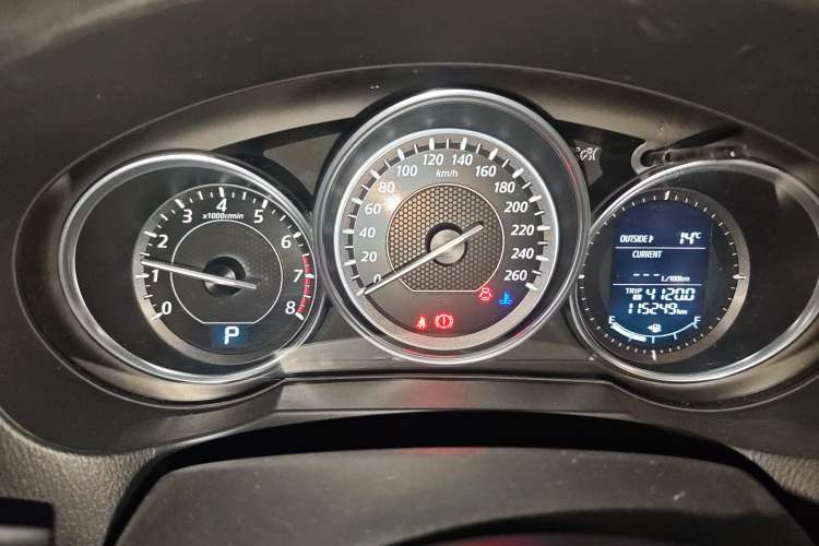 Used Mazda Atenza 2015 2.0L Blue Sky Luxury Edition
