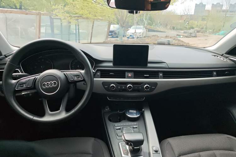 Used Audi A4L 2018 30th Anniversary Edition 40 TFSI Trendy Model