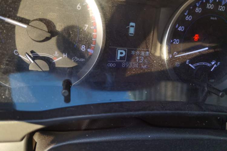 Used Toyota Highlander 2018 2.0T Two-Wheel Drive Elite Edition 7 Seats Emission Standard China V Odometer Close Up