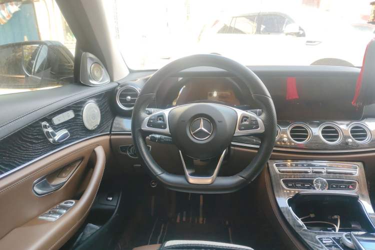 Used Mercedes-Benz E-Class 2018 E 200 L Sport 4MATIC Steering Wheel