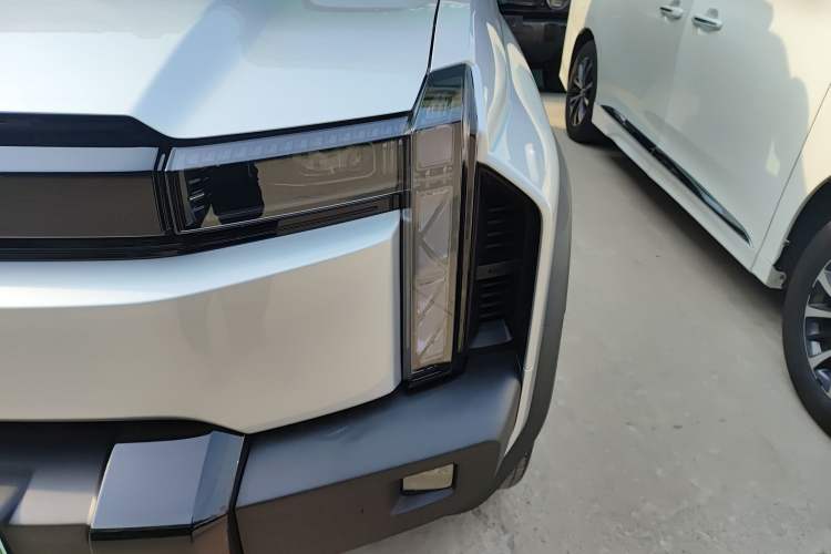 Used iCAR 03T 2024 501km Four-wheel Drive Long-Range Version Left Front Headlight