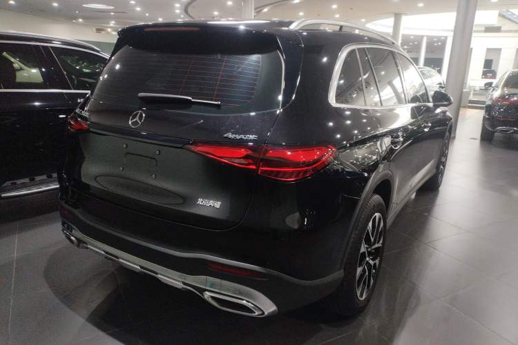 Used Mercedes-Benz GLC 2024 GLC 260 L 4MATIC Dynamic Edition 5-seater Rear Right 45 Deg