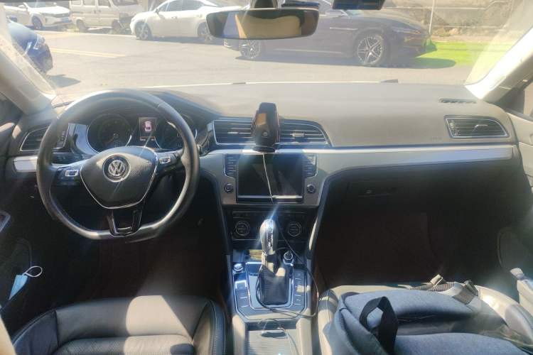 Used Volkswagen Lamando 2018 280TSI DSG Luxury Edition
