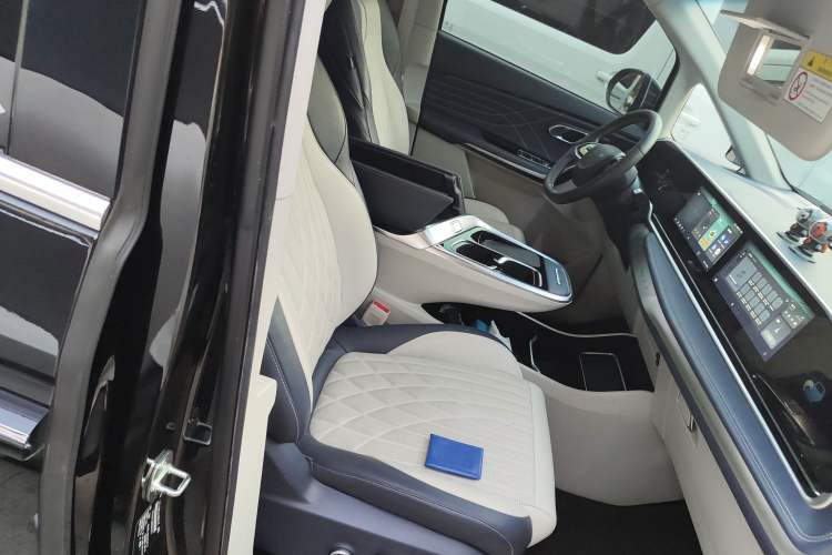 Used SAIC MAXUS G90 2022 2.0T Interstellar Seven-Seater