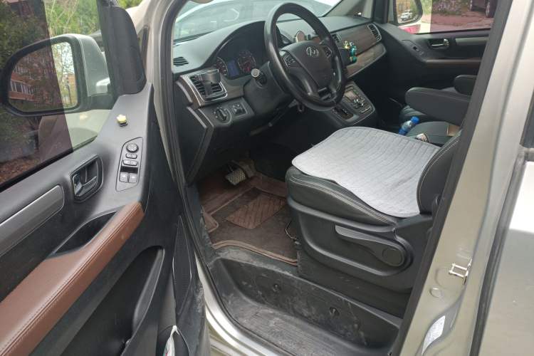 Used SAIC MAXUS G10 2016 2.0T Automatic Executive Edition Driver Seat