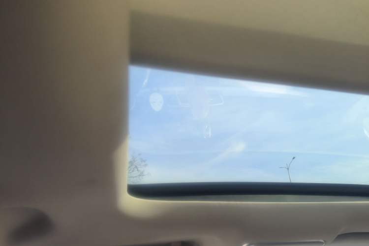 Used Geely Auto Emgrand X7 Sport 2018 2.0L Manual Two-Wheel Drive Zhiya Version Headliner