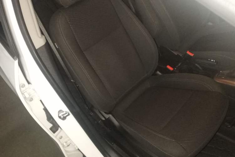 Used Buick Encore 2014 1.4T Automatic Two-Wheel Drive Urban Elite Model Right Front Seat