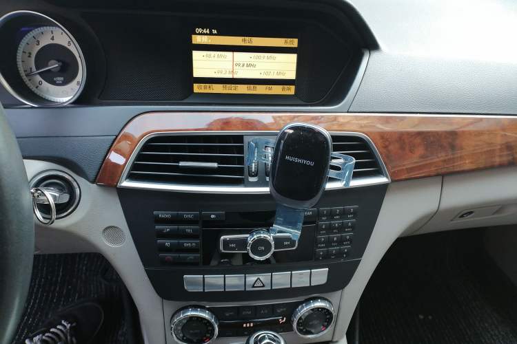 Used Mercedes-Benz C-Class 2011 C 200 CGI Elegant Model Audio And AC Panel