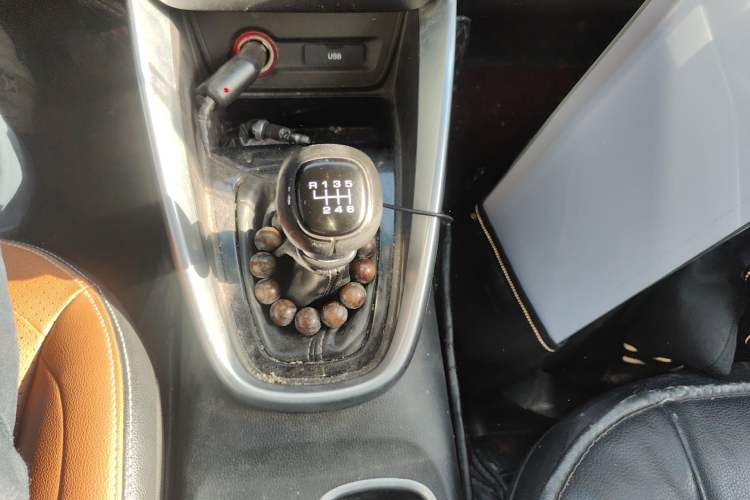 Used Baojun 510 2017 1.5L Manual Luxury Model Gear Lever