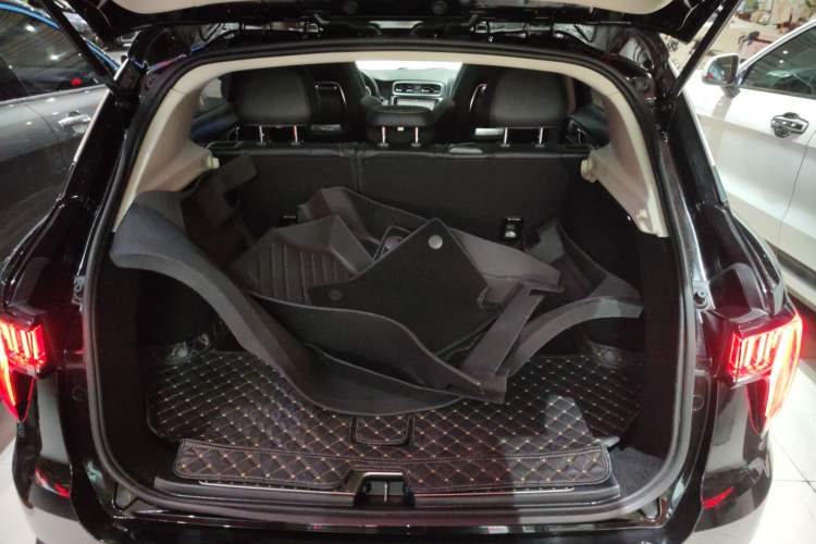 Used Lynk & Co 01 2020 2.0T Two-Wheel Drive Pure Pro Version China VI Standard