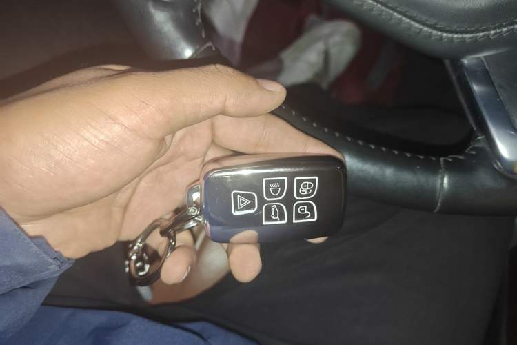 Used Land Rover Range 2016 3.0 SC V6 Vogue SE Long-Wheelbase Edition Vehicle Key