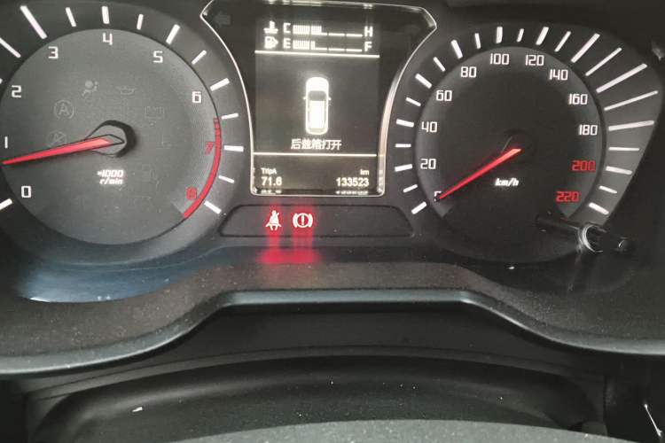 Used GAC Trumpchi GS4 2016 235T Manual Luxury Edition Odometer Close Up