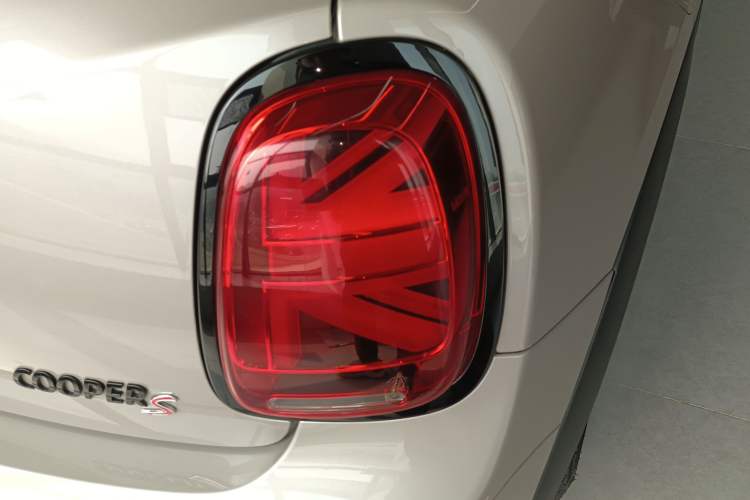 Used MINI 2023 Facelift 2.0T COOPER S Artist Five-Door Edition