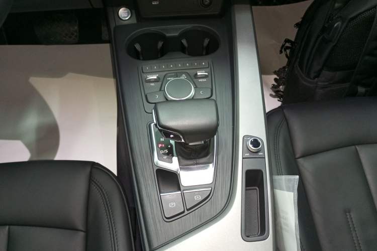 Used Audi A4L 2019 40 TFSI Ambition China VI