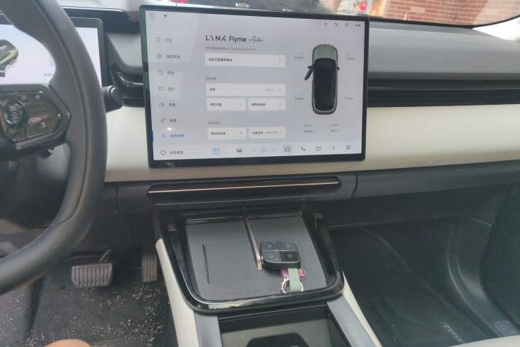 Used Lynk & Co 08 EM-P 2023 220km All-Wheel-Drive Performance Halo Audio And AC Panel