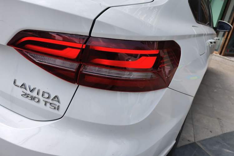 Used Volkswagen Lavida 2023 280TSI DSG Full-Comfort Edition
