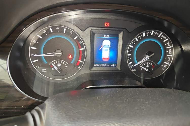 Used Haval H2 2015 1.5T Automatic Two-Wheel Drive Elite Edition Odometer Close Up