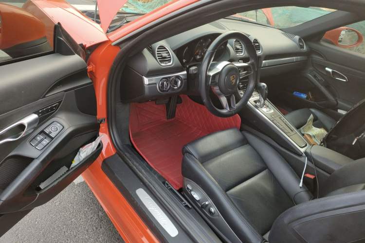 Used Porsche 718 2016 Cayman 2.0T
