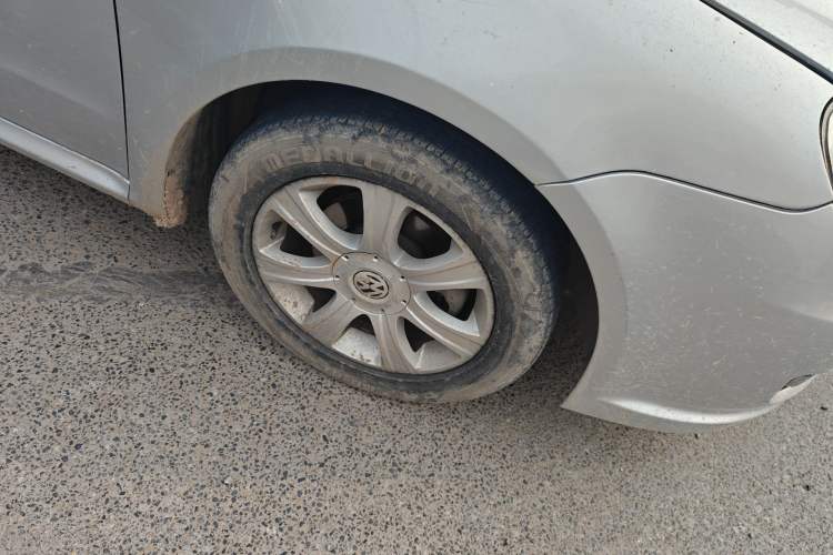 Used Volkswagen Lavida 2011 1.4 TSI DSG Prestige Edition Right Front Wheel Hub