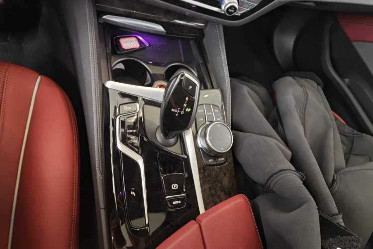 Used BMW 5 Series 2022 Second Facelift 525Li M Sport Package