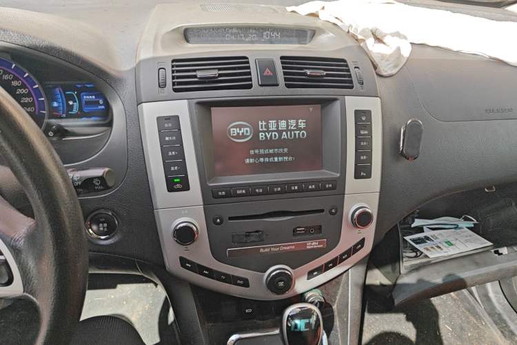 Used BYD S6 2014 2.4L Automatic Prestige 5-Seater
