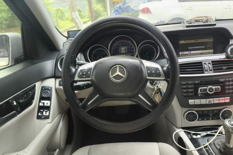 Used Mercedes-Benz C-Class 2010 C 180K Classic model
